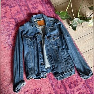 Levi’s Premium Denim Jacket – Blue Wash – Size M